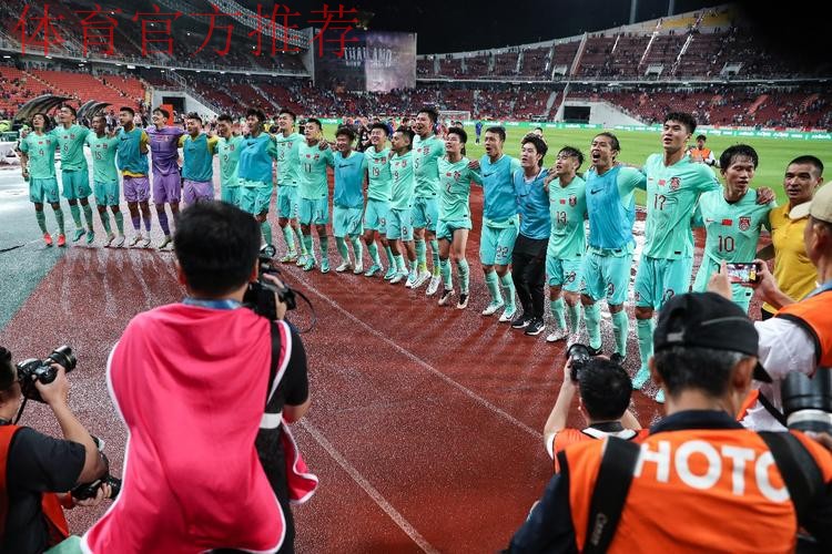 世预赛首战客胜泰国 中国男足迈出坚实一步
